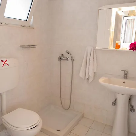 Avra * Неа-Эпидаврос