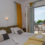 Hotell Avra
