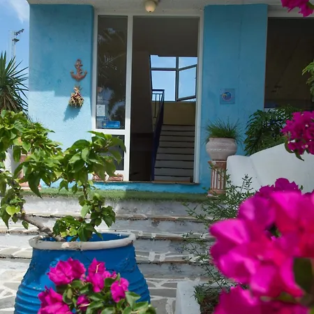 Hotel Avra *