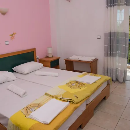 Avra Hotel *