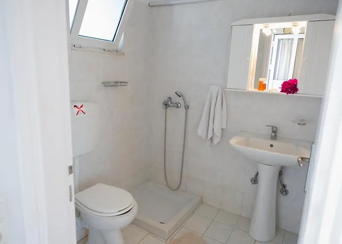 Hotel Avra *