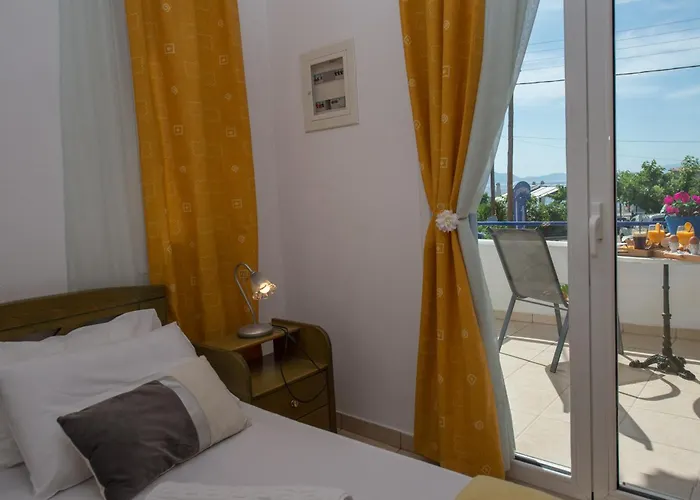 Hotel Avra *