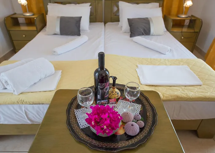 Hotel Avra *
